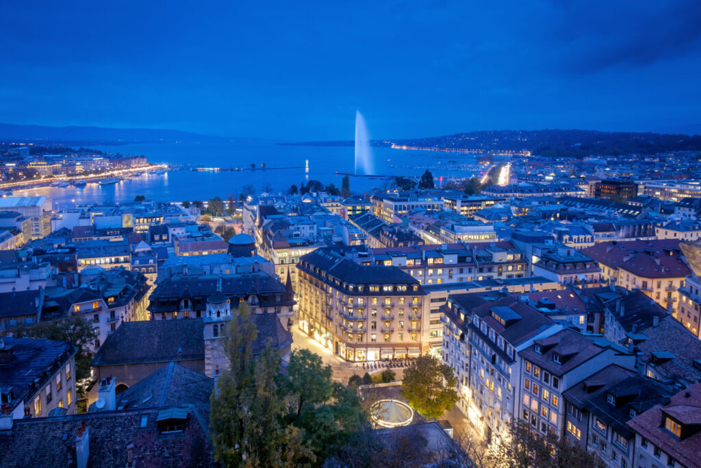 Geneva City centre and Jet d'eau by night