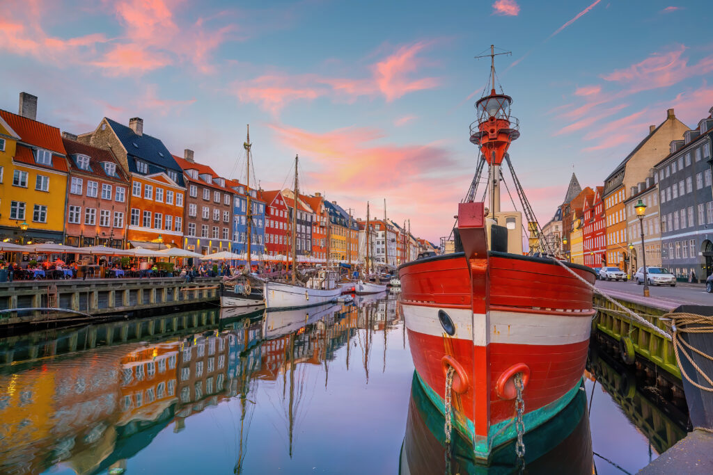 Nyhavn, Copenhagen's famous and picturesque 17th-century "New Harbour" waterfront